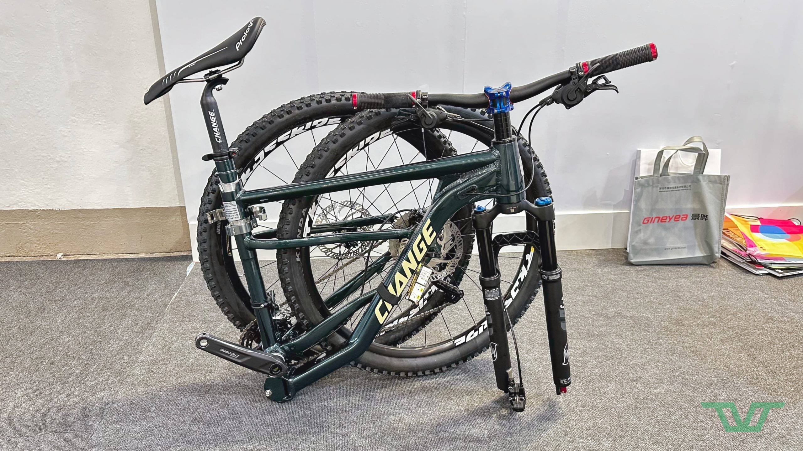 stub(fr): #en#Changebike : le seul VTT pliant au monde bientôt décliné en gravel#en#