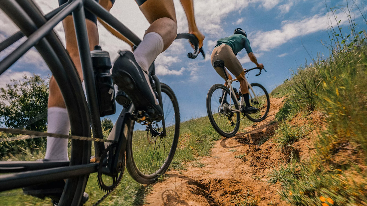 stub(fr): #en#Crux DSW, un gravel alu de 9,4 kg à 2700 € chez Specialized#en#