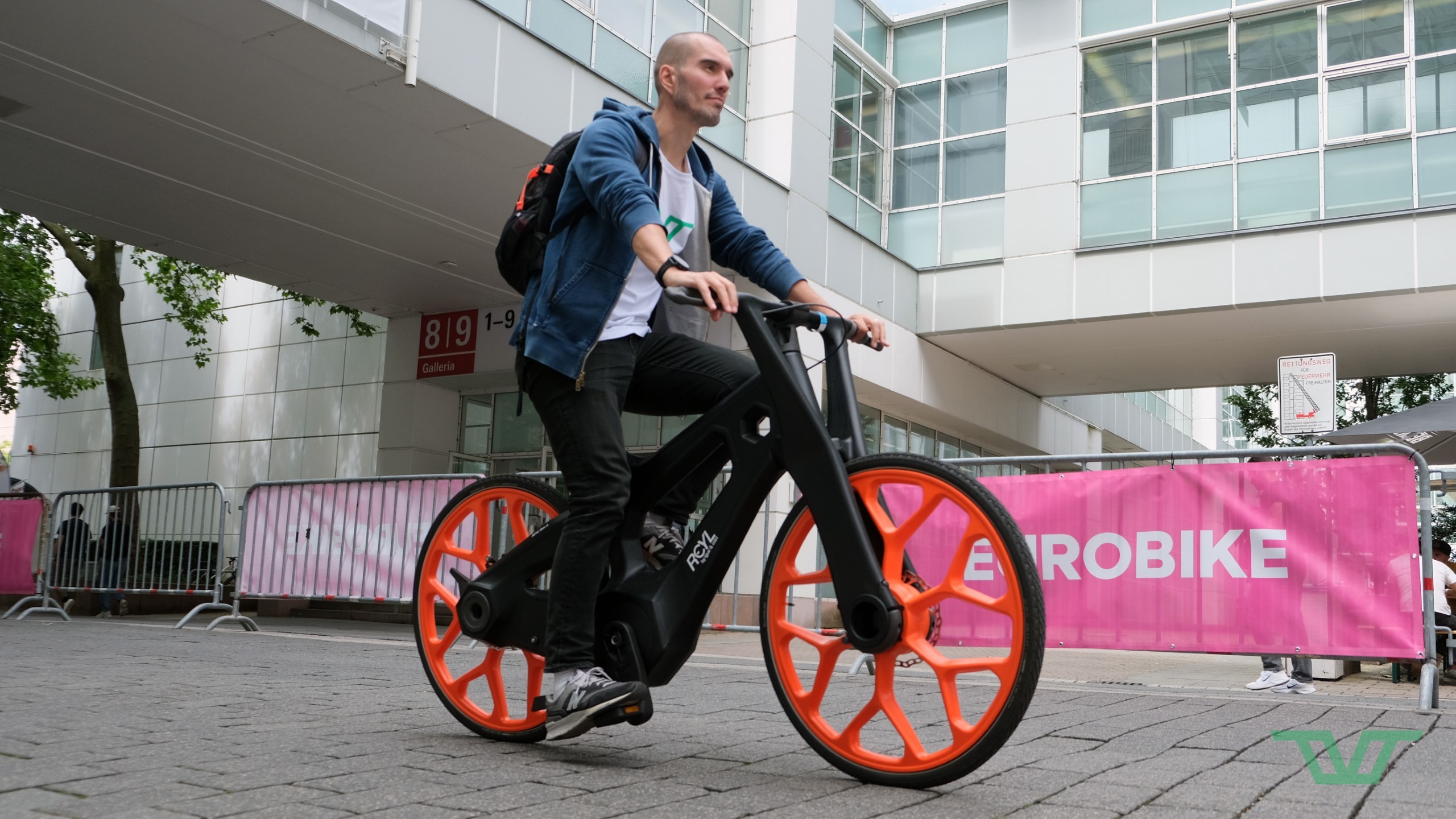 stub(fr): #en#On a essayé le vélo en plastique et c’était nul#en#
