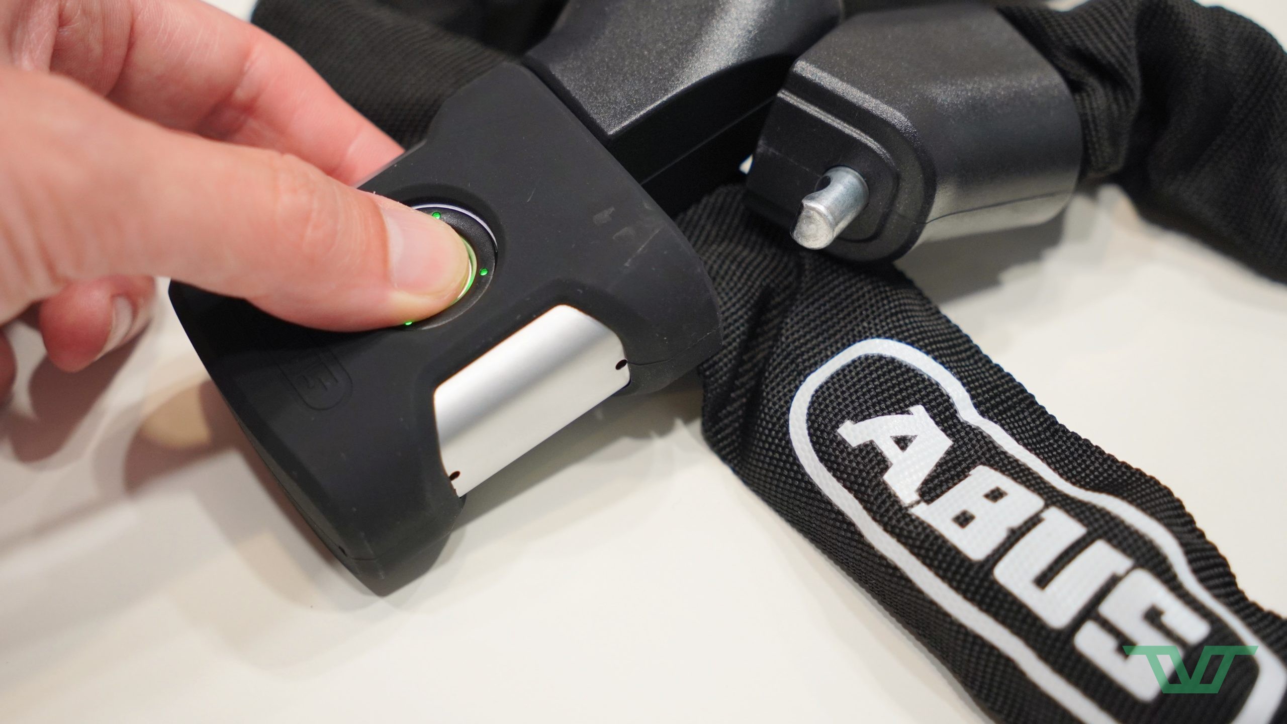 stub(fr): #en#Abus présente des antivols vélo à lecteur d’empreintes digitales#en#