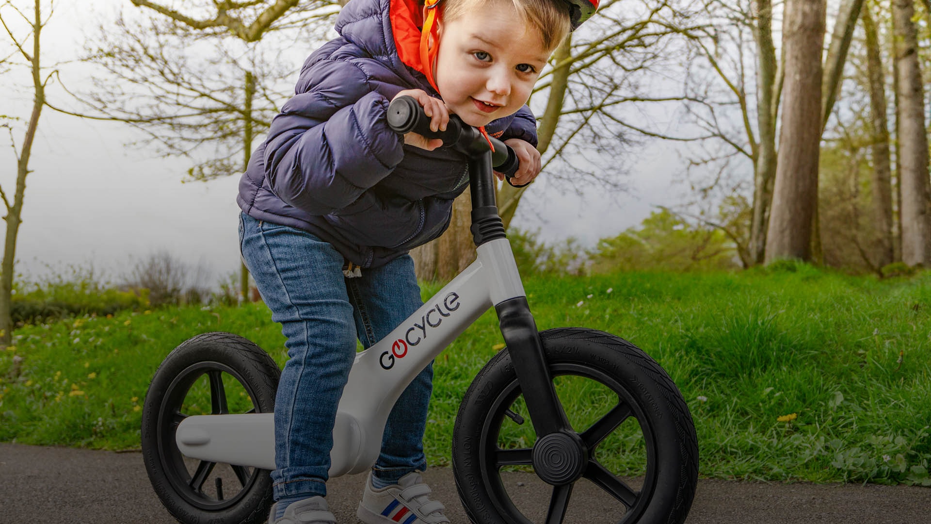 stub(fr): #en#Cette draisienne en carbone ultra légère fait rêver les parents#en#