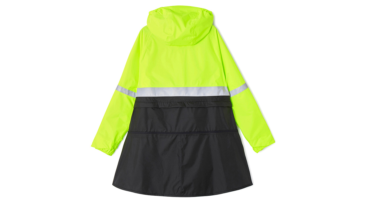 stub(fr): #en#Des enfants visibles et protégés de la pluie à vélo avec ce poncho Decathlon#en#