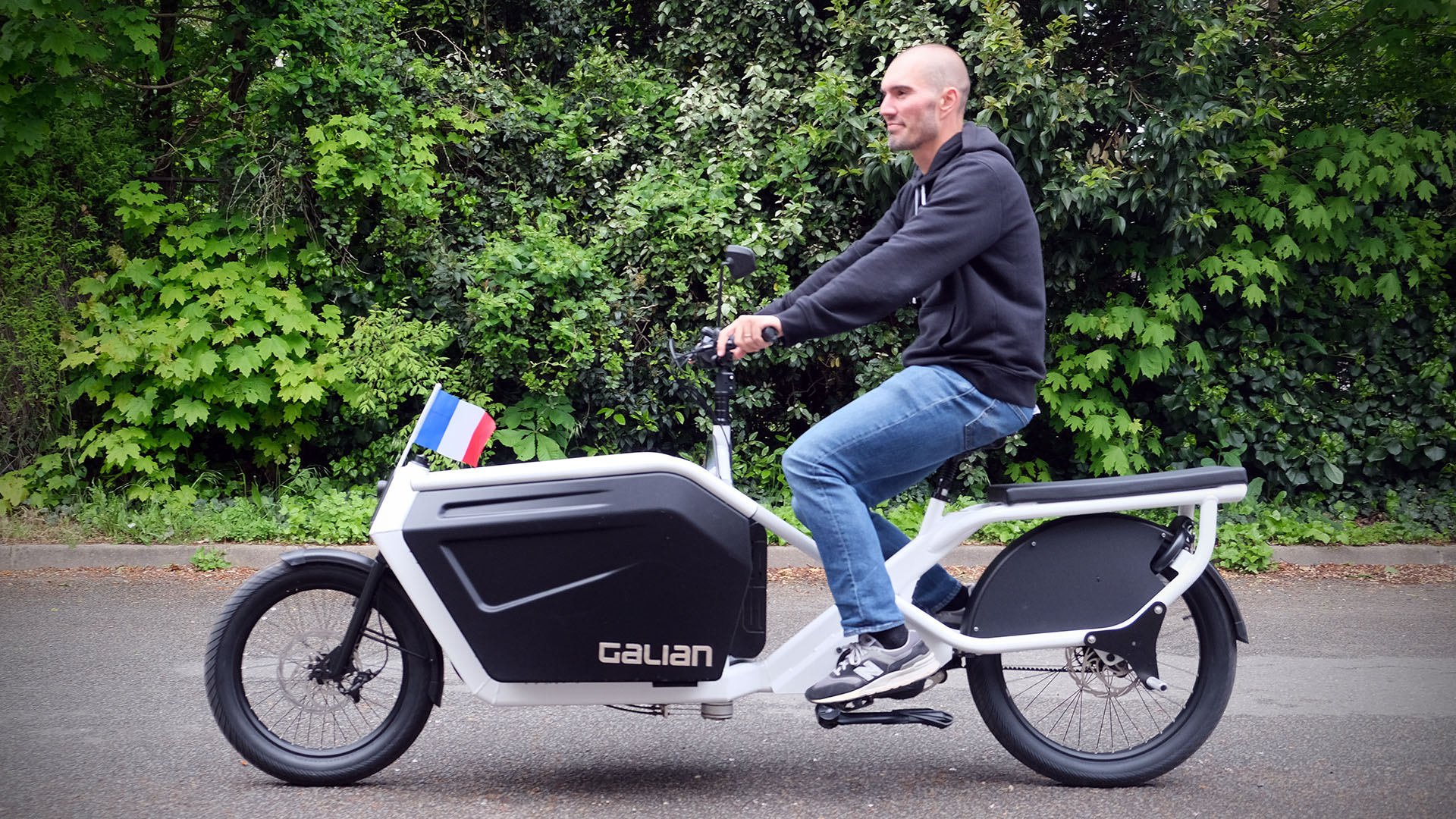 stub(fr): #en#On a roulé avec le Formidable, l&rsquo;innovant « cargotail » de Galian#en#