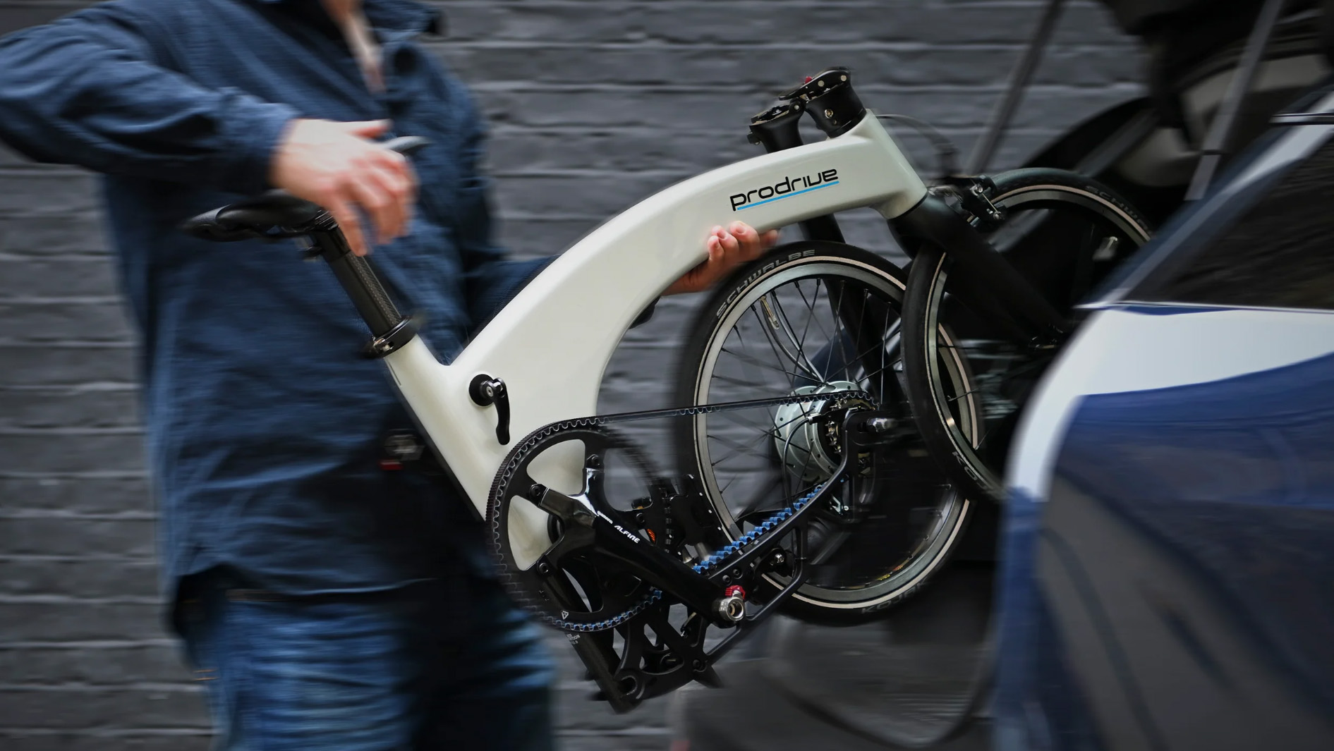 stub(fr): #en#Le vélo pliant Hummingbird change de nom mais reste ultra-léger#en#